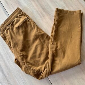 Men’s Moore’s Black Bull Tan Pants. Size: 34